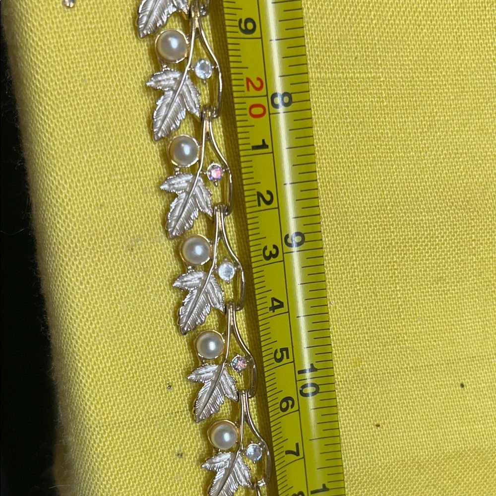 Judy Lee Gold and Cream Necklace Set - Picture 7 of 7